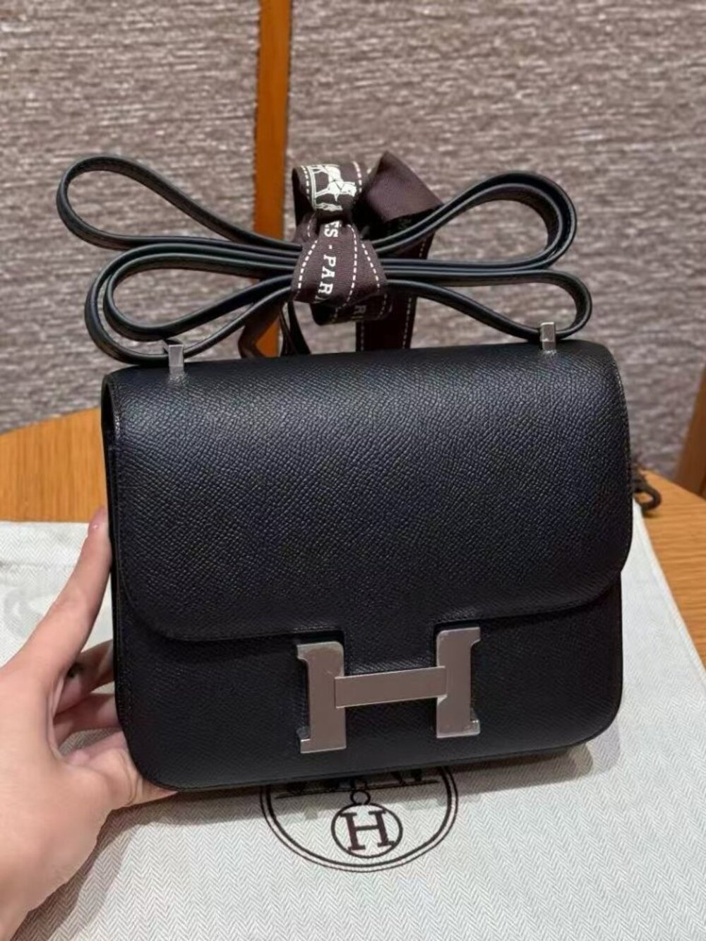Classic Hermes Bag: A Stylish and Versatile Choice for Elegance